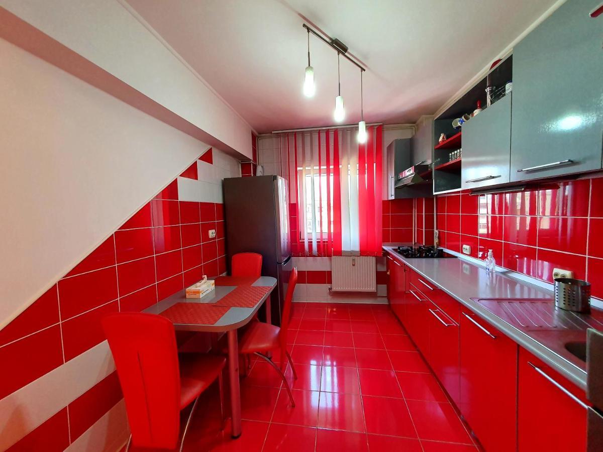 Crema Apartaments Ploieşti Buitenkant foto